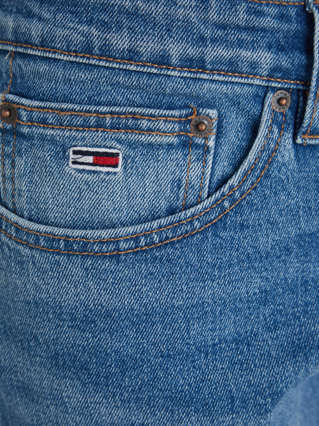 Tommy-Jeans-SP2024-1A5-DM0DM187971A5-5-341x@3x.progressive