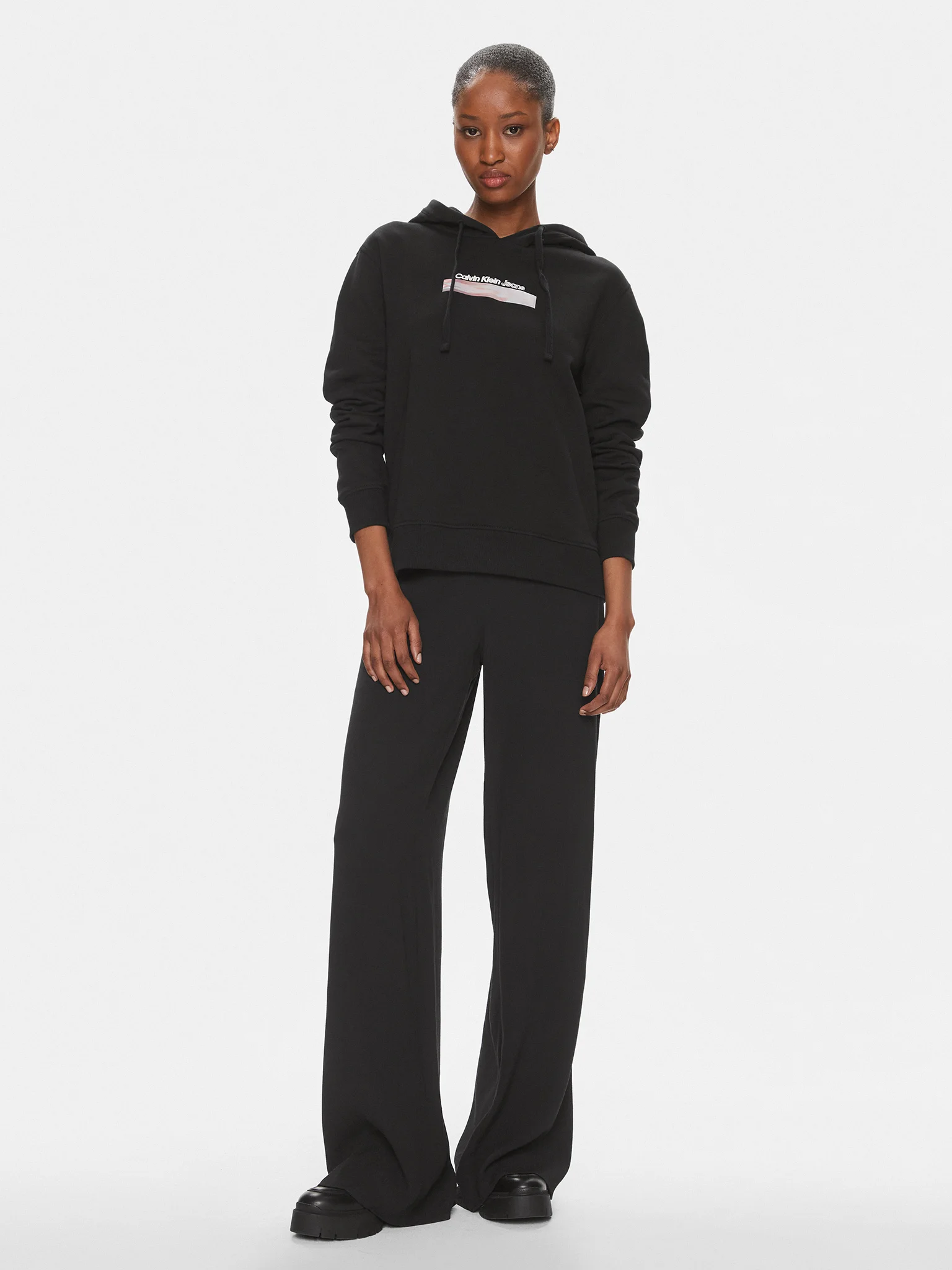 calvin-klein-jeans-bluza-diffused-j20j223267-czarny-regular-fit-0000303418403-(1)