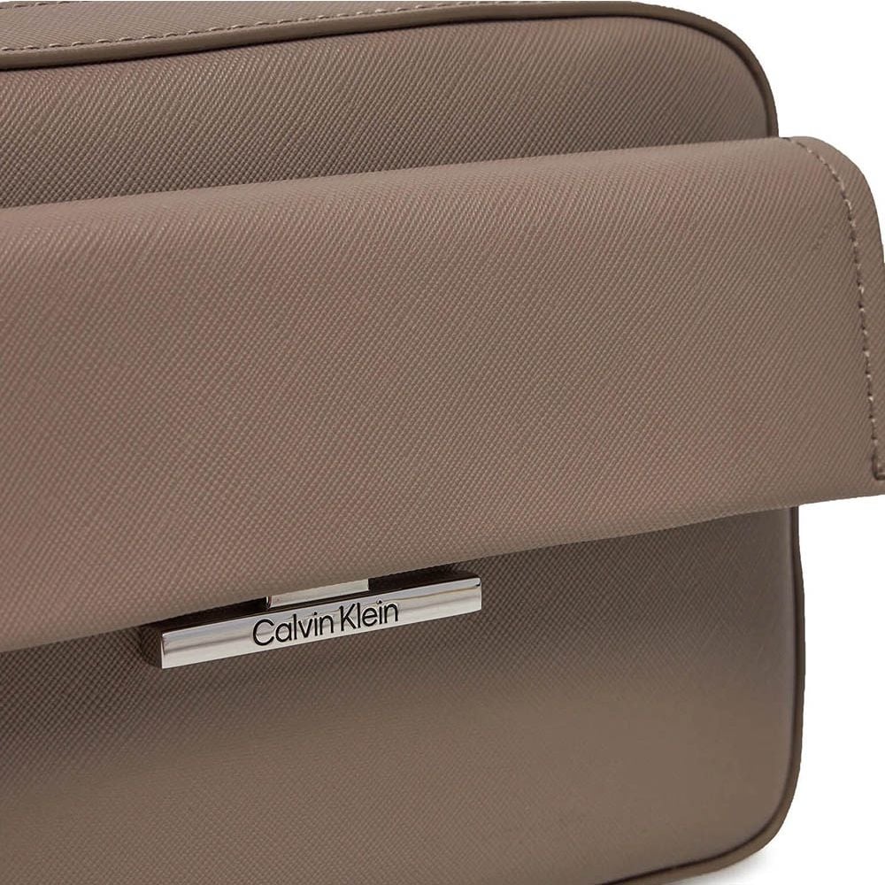 calvin-klein-torebka-linear-k60k612564-bezowy-8720639574926-1-1