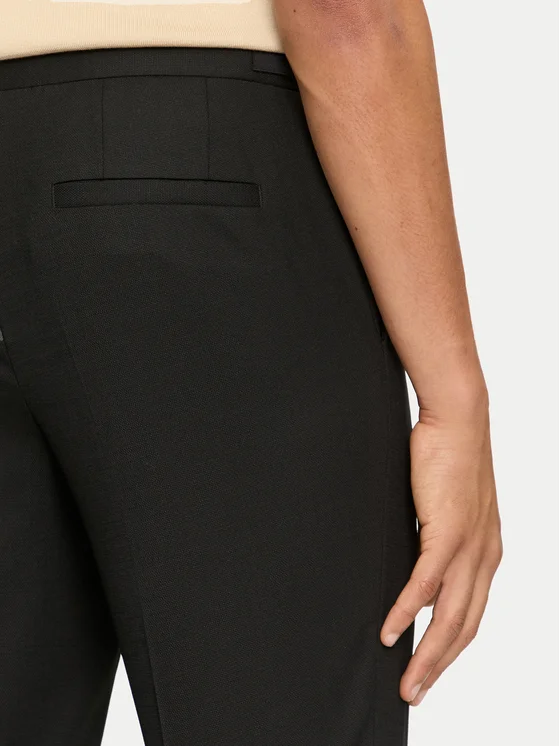 hugo-spodnie-materialowe-getlin243f2x-50519673-czarny-slim-fit-0000304024634-(3)