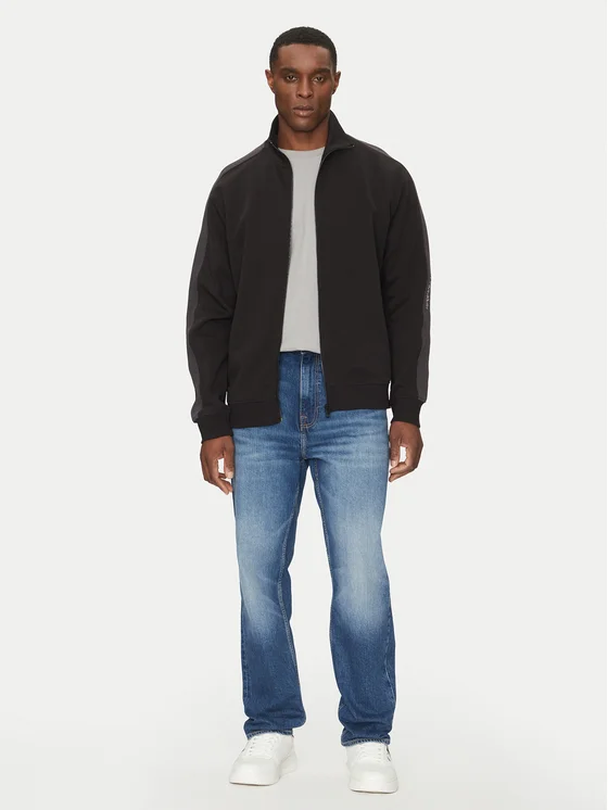 calvin-klein-jeans-majica-dugih-rukava-logo-tape-j30j327244-crna-regular-fit-0000304668463-(1)