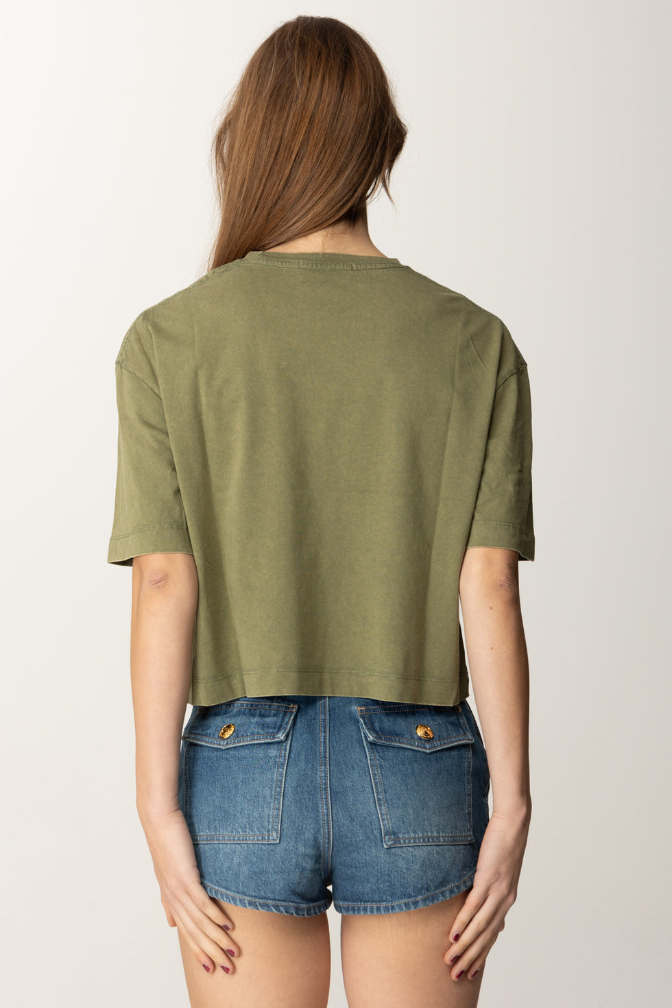 t-shirt-cropped-con-logo-light-military-257