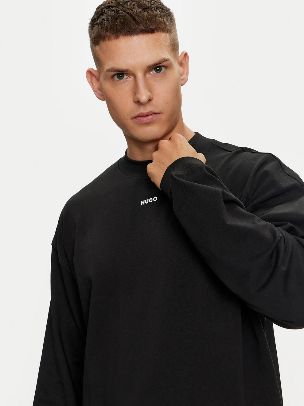 hugo-bluza-daposo-50511029-czarny-relaxed-fit-0000304024030-2