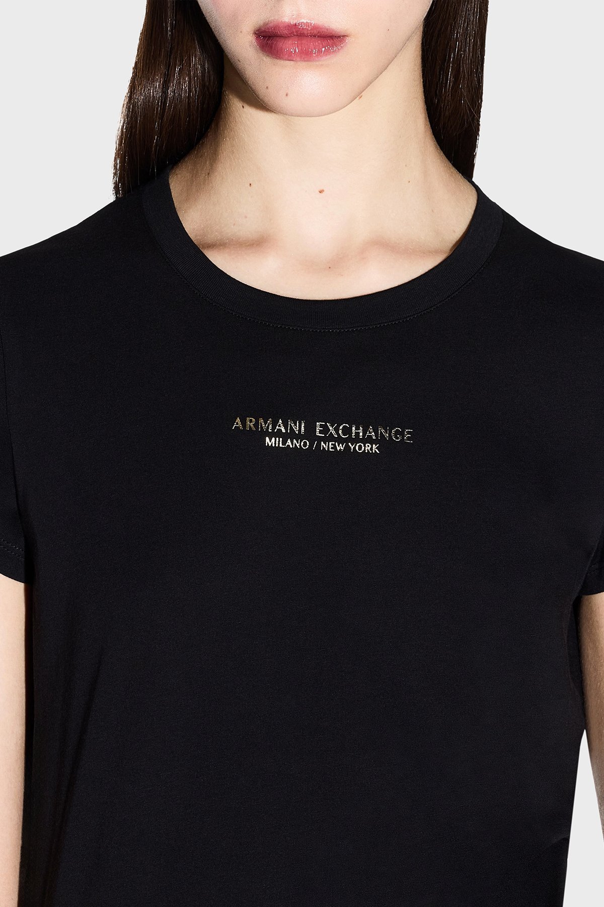 1200x1800-armani-exchange-logolu-100-pamuk-yuvarlak-yaka-bayan-t-shirt-xw001455-af10356-mc021-siyah-gold-3119225-60-B
