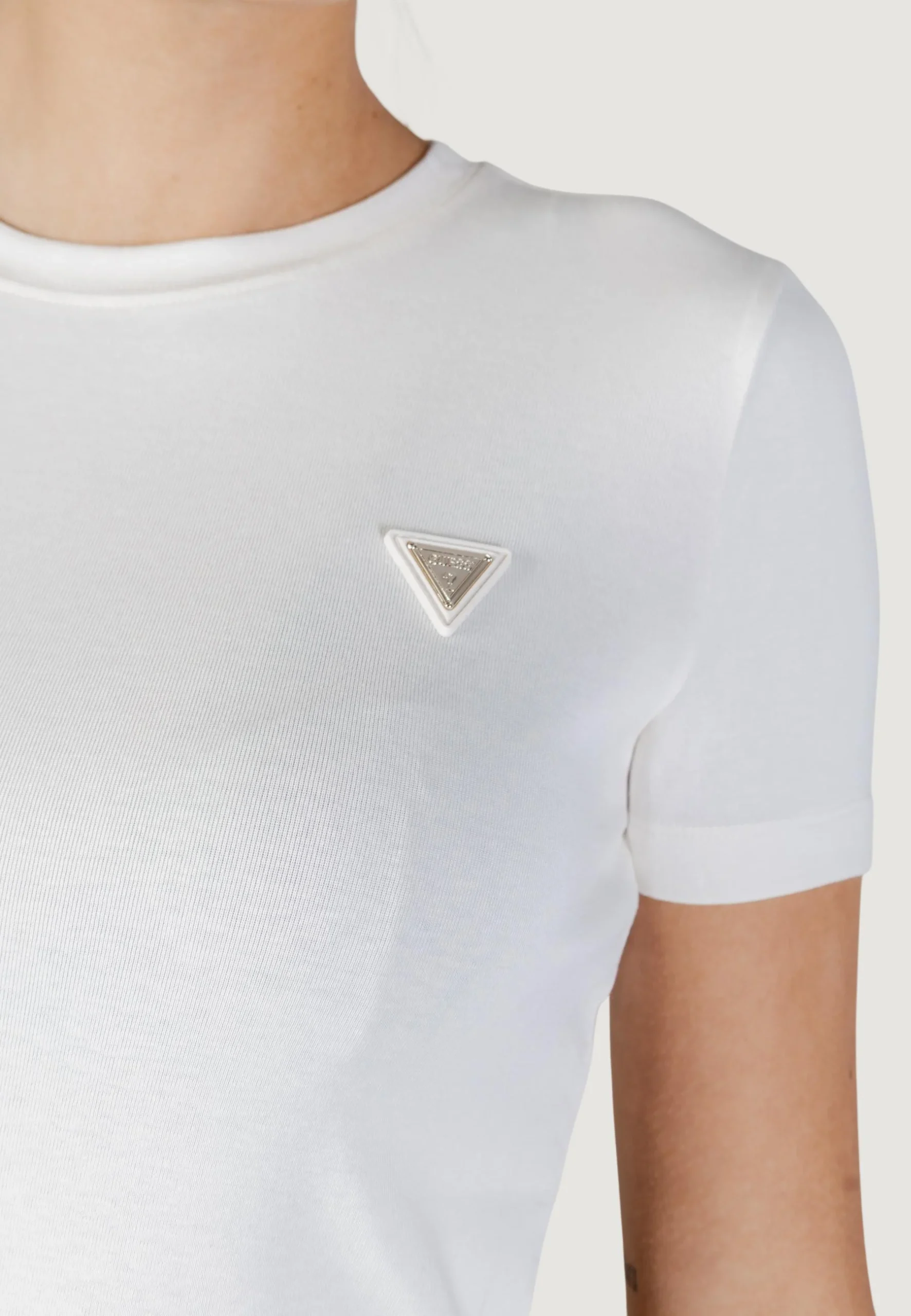 t-shirt-maniche-corte-guess-avorio-sonia-cn-ss-t-shirt-v6ri17-kd741-1766568085-282-29