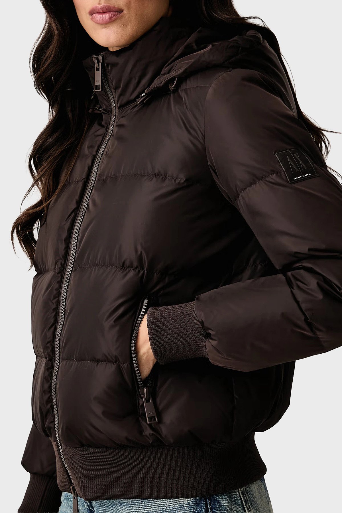 1200x1800-armani-exchange-kapitoneli-regular-fit-kapusonlu-yaka-kadin-mont-xw000228-af12286-u6032-kahve-3210433-68-B