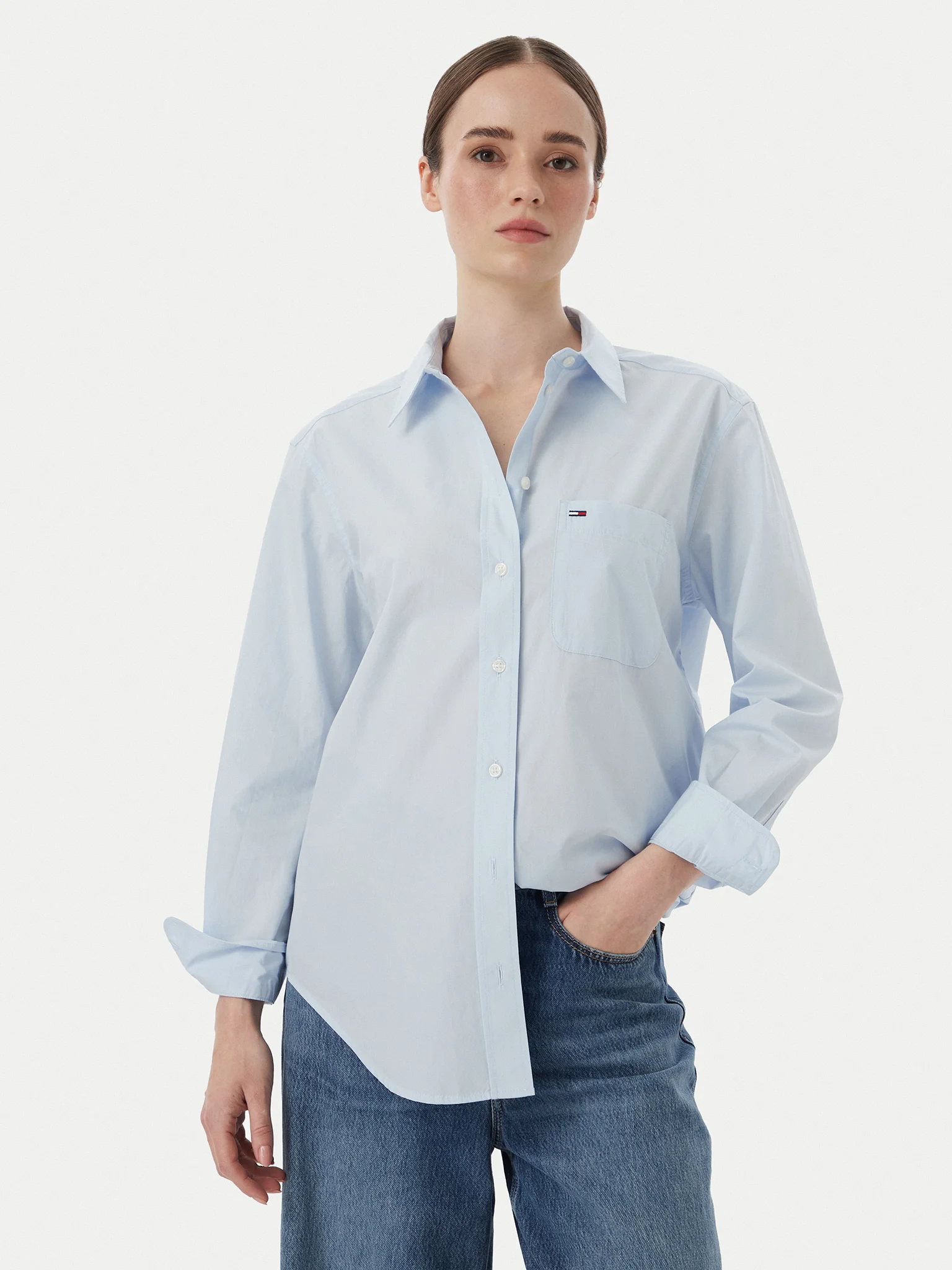 tommy-jeans-kosulja-essential-dw0dw23456-svijetlo-plava-relaxed-fit-0000306167544